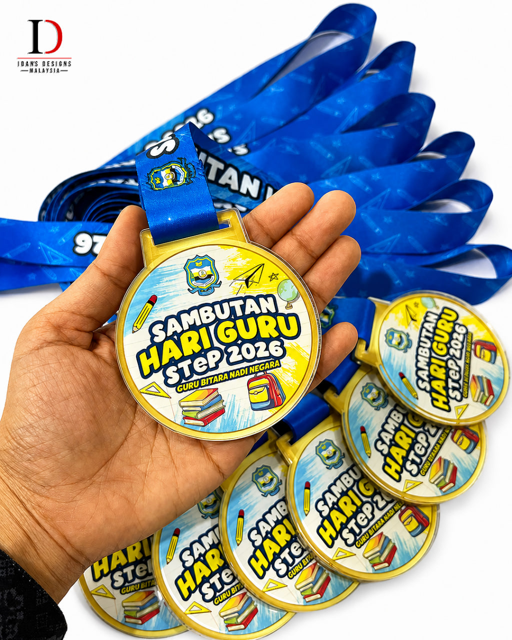 ACRYLIC MEDAL 015 (GLOSSY)